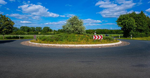 Zmiany w organizacji ruchu na rodzie u zbiegu ulic Niepołomickiej i Starogardzkiej