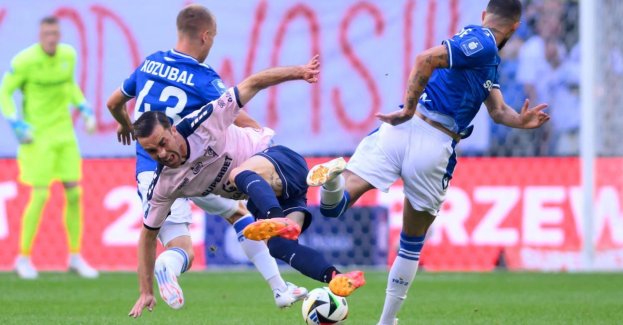 Ekstraklasa piłkarska - wygrane faworytów w niedzielę
