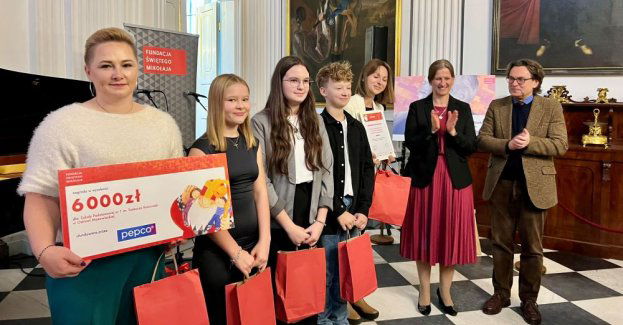 Fundacja Świętego Mikołaja - finał konkursu Solidarna Szkoła 2024 Aż 445 stypendiów na kwotę 1,35 mln zł!