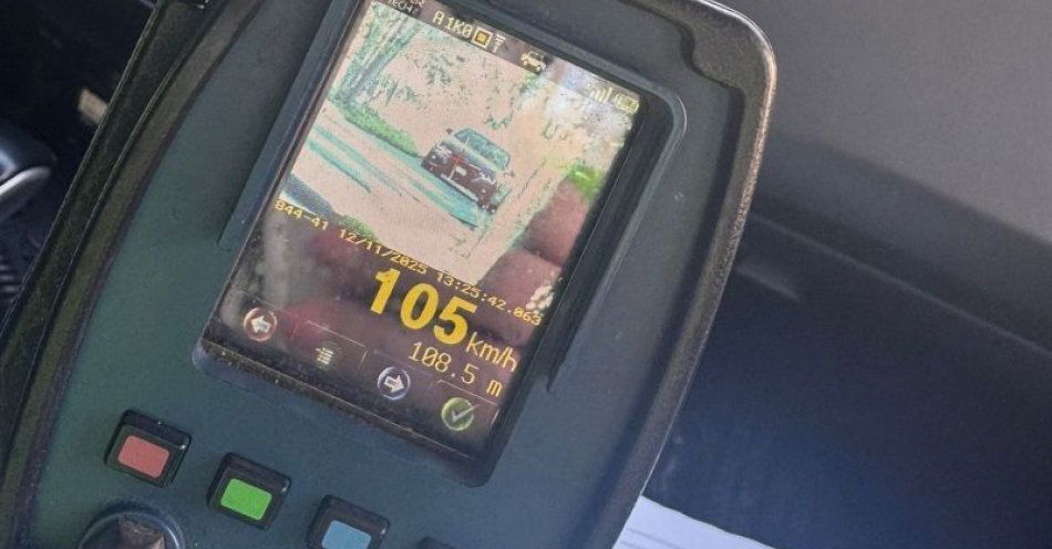 zdjęcie: Kierowca BMW pędził 105 km/h w terenie zabudowanym / fot. KPP w Lwówku Śląskim
