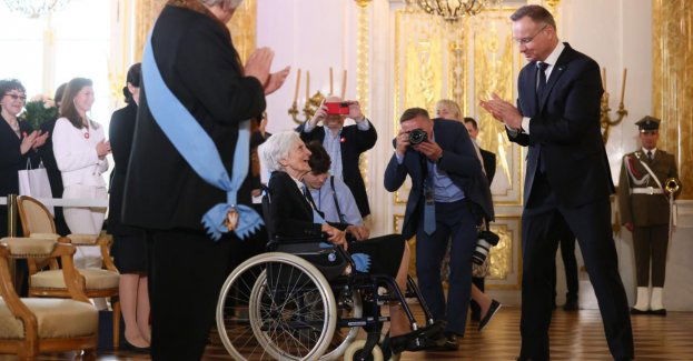 Prezydent odznaczył prof. Jadwigę Puzyninę i Jerzego Maksymiuka Orderem Orła Białego