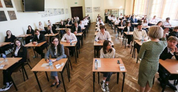 Zakończył się egzamin maturalny z j. polskiego; CKE będzie badać sprawę wycieku