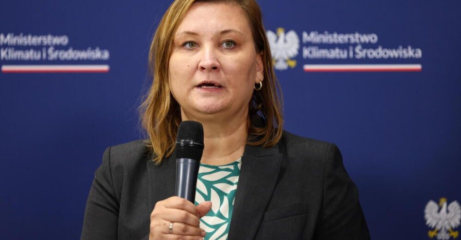 zdjęcie: Piechna-Więckiewicz: należy sprawdzać, czy w miejscach zimowego wypoczynku funkcjonują standardy ochrony dzieci / Warszawa, 19.09.2025. Podsekretarz stanu w MEN Paulina Piechna-Więckiewicz uczestniczy w Centrum Kreatywności Targowa w Warszawie, 19 bm. w briefingu prasowym w ramach trwającej drugiej edycji konferencji poświęconej dialogowi z młodzieżowymi organizacjami klimatycznymi „Młodzi dla klimatu - klimat dla młodych”.  (az/dw) PAP/Albert Zawada