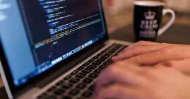 Wpłacając zaliczki podczas internetowych zakupów ryzykujemy stratę pieniędzy