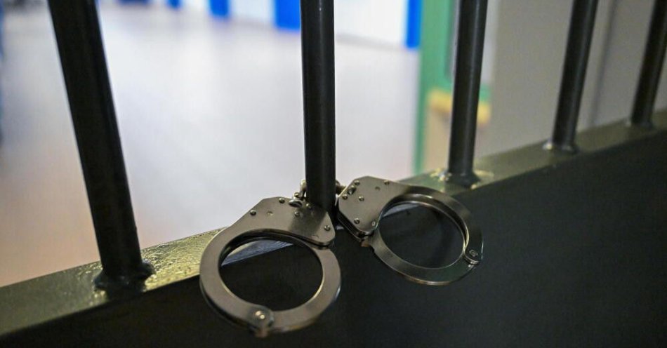 zdjęcie: Warszawa: tymczasowy areszt dla 43-latka, który ostrzelał z wiatrówki liceum w Śródmieściu / Rzeszów, 05.09.2024. Zakład Karny w Rzeszowie, 5 bm. PAP/Darek Delmanowicz