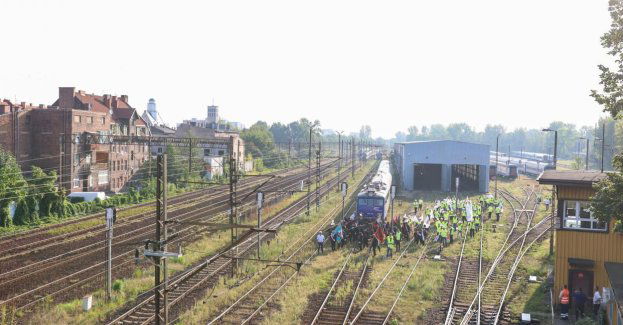 Związkowcy zakończyli blokadę torów kolejowych
