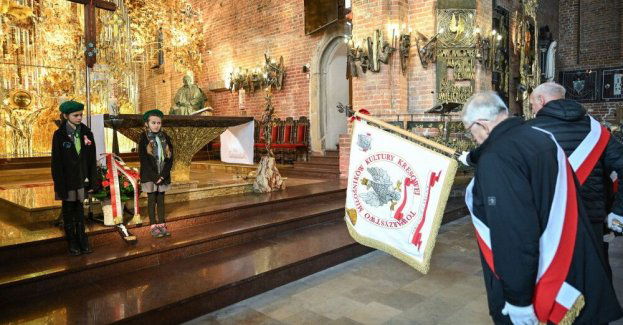Krzyż wołyński umieszczono w bursztynowym ołtarzu kościoła św. Brygidy