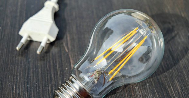 Prawie 300 interwencji strażaków po intensywnych opadach śniegu, część mieszkańców wciąż czeka na prąd