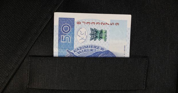 Chcąc zainwestować swoje oszczędności straciła prawie 60 000 złotych