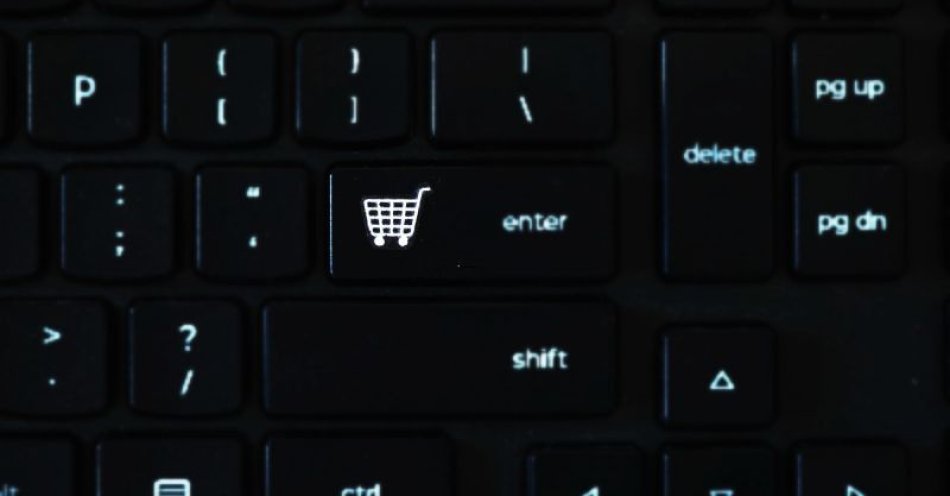 zdjęcie: Jak bezpiecznie robić zakupy świąteczne w internecie / fot. KPP w Głogowie