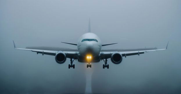 Samoloty znów startują i lądują na lotnisku w Balicach (aktl.)