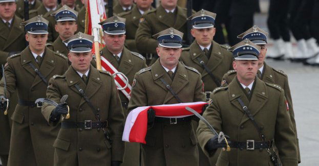 Przed Grobem Nieznanego Żołnierza rozpoczęły się uroczystości w 106. rocznicę odzyskania niepodległości