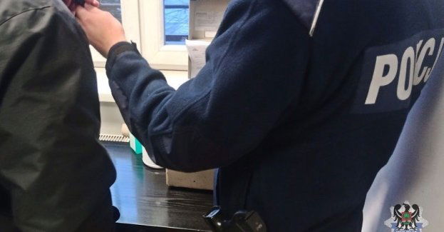 56-latek pod wpływem alkoholu kierował dzisiaj samochodem osobowym. Teraz odpowie przed sądem