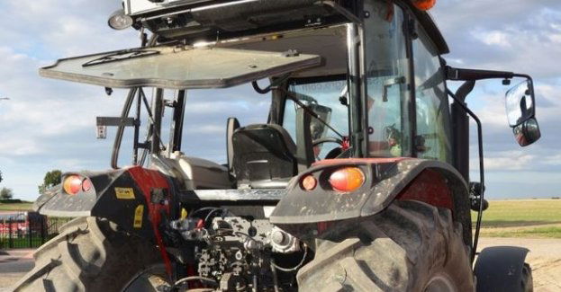 Uwaga! Poważny wypadek w miejscowości Łukocin. Policjanci proszą o ostrożność przy pracach polowych