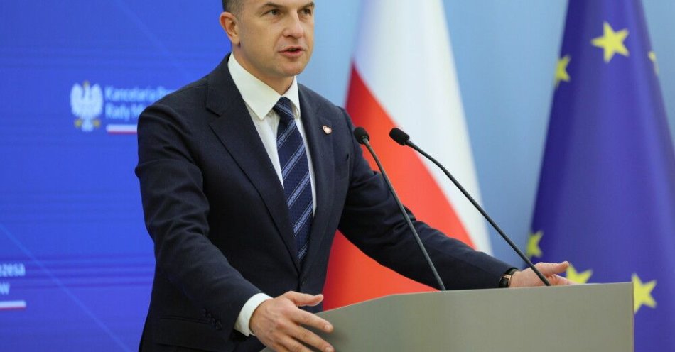 zdjęcie: Szłapka: konwencja Nowoczesnej podjęła decyzję o rozwiązaniu partii / Warszawa, 14.10.2025. Rzecznik rządu Adam Szłapka podczas konferencji prasowej po posiedzeniu rządu, 14 bm. w KPRM w Warszawie. (sko) PAP/Rafał Guz