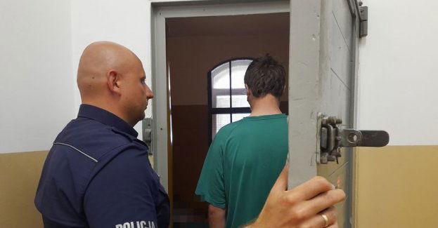 Podpalił śmietnik i wrócił, by popatrzeć – został zatrzymany.