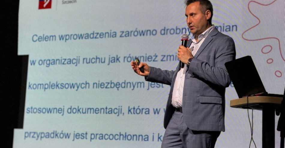 zdjęcie: Debata w Szczecinie: jak ograniczyć prędkość na drogach? / fot. KMP w Szczecinie