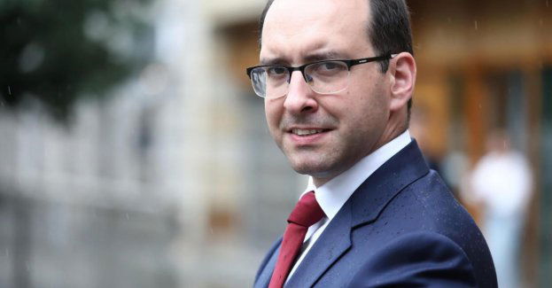Stopnie alarmowe utrzymane, ponieważ utrzymują się wyzwania i zagrożenia dla Polski