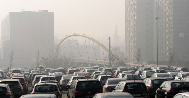 Gęsty smog wpływa również na osoby niechorujące