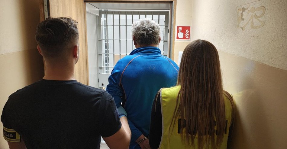 zdjęcie: Złodzieje wpadli na gorącym uczynku w dyskoncie spożywczym / fot. KPP w Zgierzu