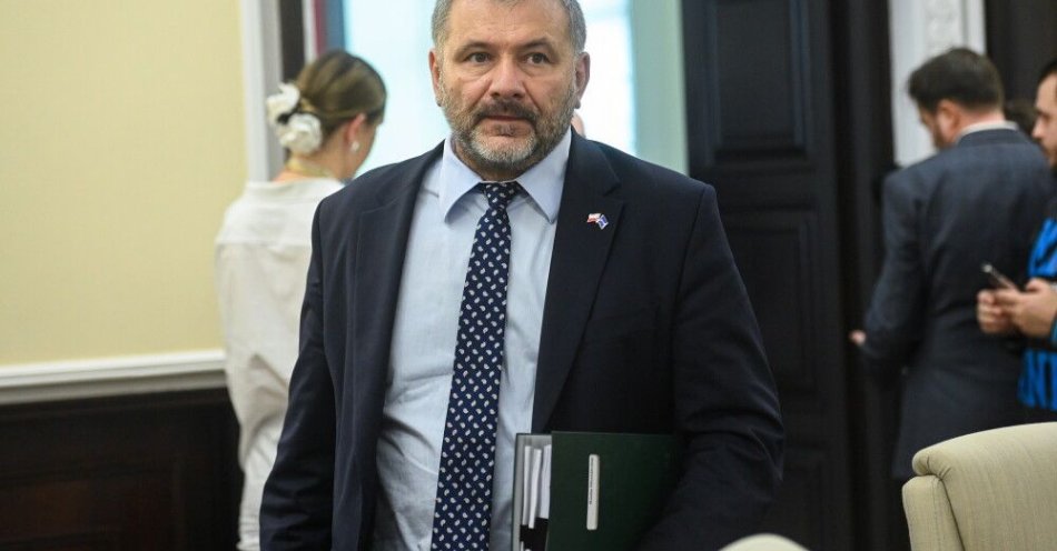 zdjęcie: Minister sprawiedliwości: nie będzie odwołania od decyzji sądu ws. Żurawlowa / Warszawa, 23.09.2025. Minister sprawiedliwości, prokurator generalny Waldemar Żurek na posiedzeniu rządu w KPRM w Warszawie, 23 bm. Rząd zajmie  się m.in. zmianami w KPO.  (ad) PAP/Piotr Nowak