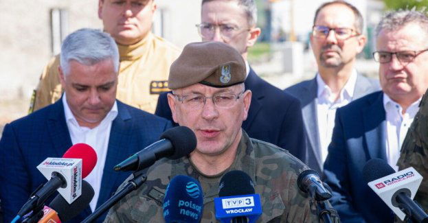 Koniec operacji Fenix, ale wojsko zostaje na terenach popowodziowych