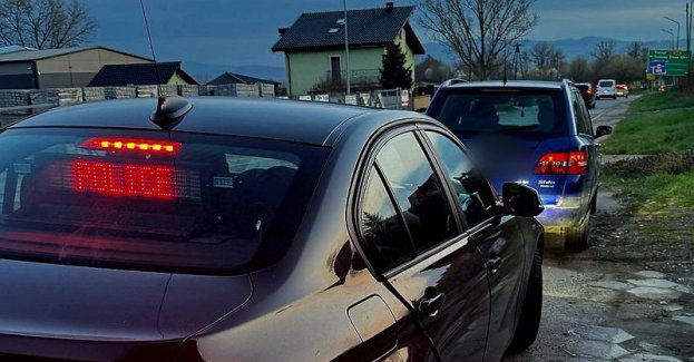 Każdy kierowca przekraczający dozwoloną prędkość lub siadający za kierownicę po spożyciu alkoholu, stanowi realne zagrożenie na drodze