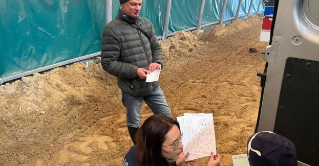 Policjantki promowały bezpieczeństwo na Hubertusie w Chorzelowie