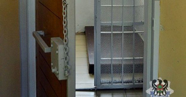 Dzisiaj na pierwszej zmianie dwóch zatrzymanych przez wałbrzyskich policjantów poszukiwanych