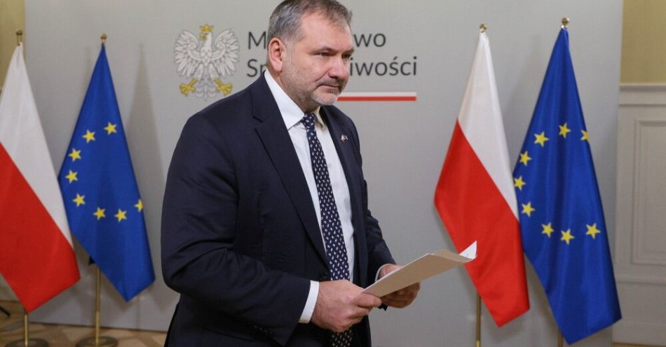 zdjęcie: Minister sprawiedliwości: przyjrzę się sprawie Adama Borowskiego / Warszawa, 22.12.2025. Minister sprawiedliwości, prokurator generalny Waldemar Żurek podczas konferencji prasowej w siedzibie resortu w Warszawie, 22 bm. Konferencja dot. Funduszu Sprawiedliwości. (jm/mr) PAP/Paweł Supernak