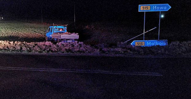 Policjanci zatrzymali kierujących - jeden jechał za szybko i zjechał na pole, drugi jeździł pomimo aktywnego zakazu