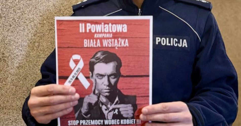 zdjęcie: Puccy policjanci w kampanii Biała Wstążka / fot. KPP w Pucku