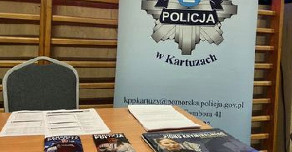 zdjęcie: Policja przyciąga młodzież na targach Nauka Praca Kariera / fot. KPP w Kartuzach