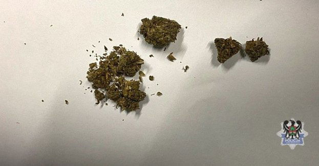 17-latek posiadał przy sobie i w miejscu zamieszkania marihuanę. Teraz odpowie przed sądem