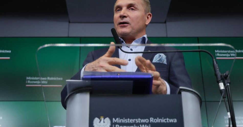 zdjęcie: Szef KOWR: działka w Zabłotni zostanie zwrócona za cenę pierwotnego zakupu / Warszawa, 29.10.2025. Dyrektor generalny Krajowego Ośrodka Wsparcia Rolnictwa Henryk Smolarz podczas konferencji prasowej w siedzibie Ministerstwa Rolnictwa i Rozwoju Wsi w Warszawie, 29 bm. Temat konferencji: