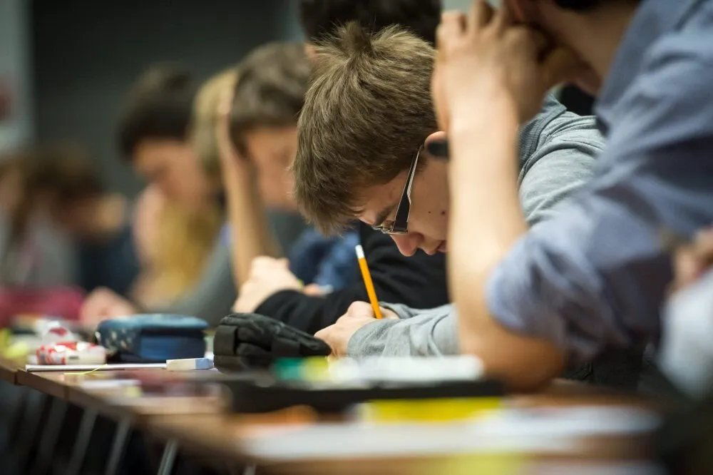 zdjęcie: Badanie PISA 2025: polscy uczniowie w czołówce UE / Bydgoszcz, 20.03.2014. Uczniowie bydgoskich szkół biorą udział, 20 bm. w międzynarodowym konkursie
