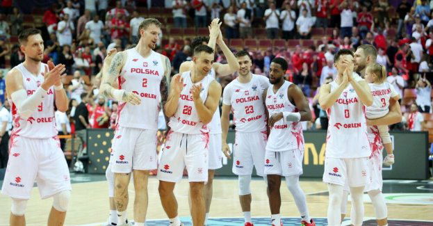 75, biało-czerwoni pewni awansu do 1/8 finału ME koszykarzy