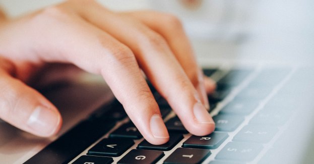 Odpowiedzą za oszustwa internetowe na szkodę ponad 350 osób