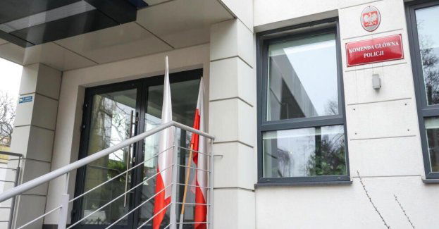 Funkcjonariusz, z którego broni padł strzał, służbę w Policji pełnił od ponad roku