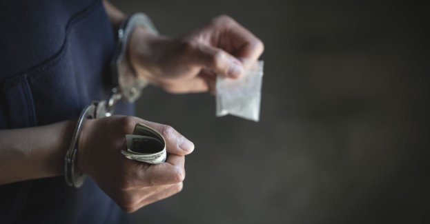 140 zarzutów dla dziewięciu osób za handel i posiadanie narkotyków
