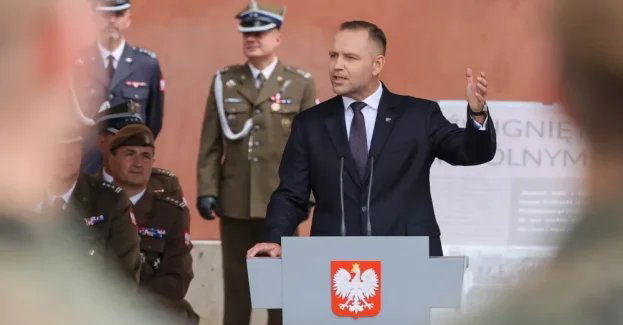 Stołeczna brygada Obrony Terytorialnej otrzymała sztandar z rąk prezydenta Nawrockiego