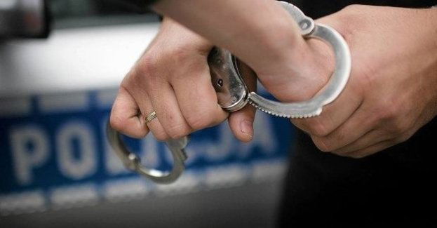 Mężczyzna leżał w rowie. W domu znaleziono poszukiwanego