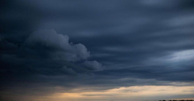 Piątek prawie w całym kraju upalny i burzowy, miejscami deszcz i porywisty wiatr