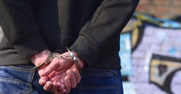 40-latek pastwił się matką; zatrzymała go policja