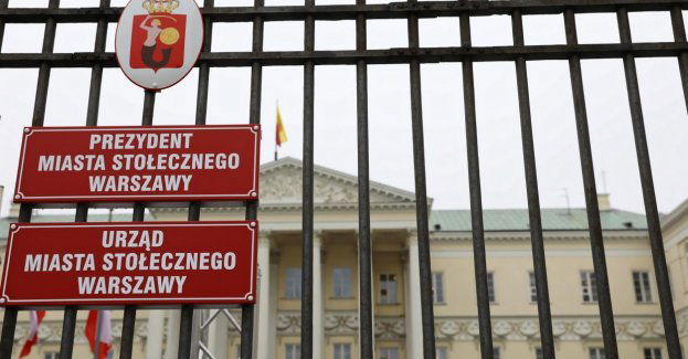 Urząd powinien być miejscem świeckim, ale nikt nie chce walczyć z tradycją
