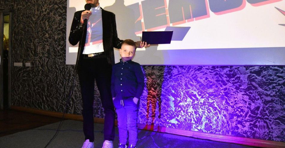 zdjęcie: Policjanci zagrali w koncercie charytatywnym dla Dawidka / fot. KPP Śrem