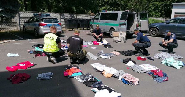 Policjanci zabezpieczyli podróbki na targowisku