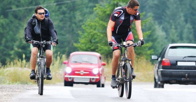 Dwaj rowerzyści zakończyli jazdę z wysokimi mandatami