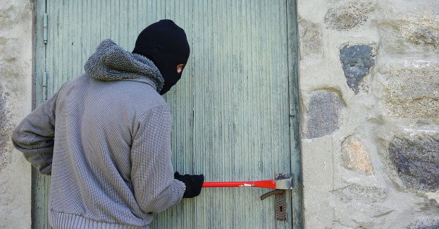 Akt oskarżenia ws. włamywaczy; sprawa dotyczy niemal 50 przestępstw