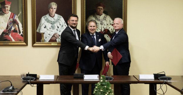 ŚUM przejmie budynki po szpitalu MSWiA. Umowa intencyjna podpisana